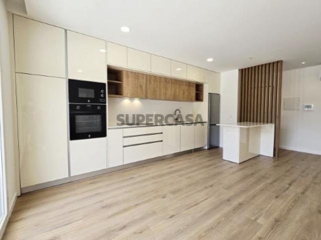 Apartamento T2 com garagem, novo, nos Condados de Tavarede!