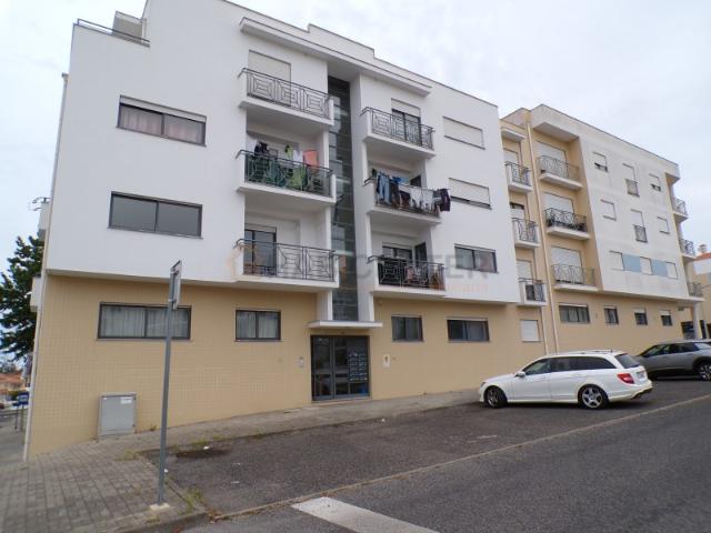 Apartamento T2 com grandes áreas