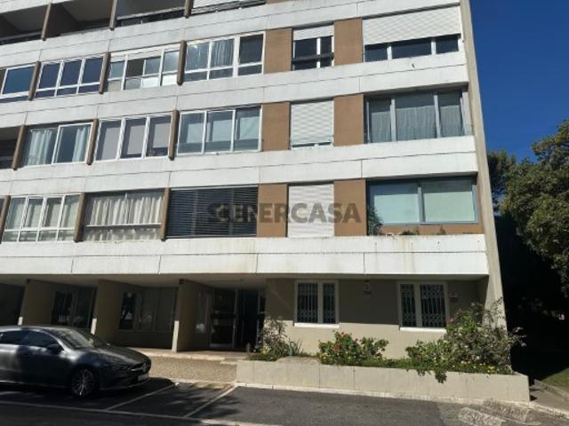 Apartamento T2| Para remodelação | Alto da Barra, Oeiras