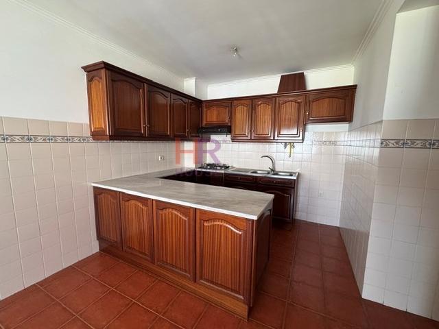Apartamento T2 com elevador e vistas para cidade e jardim em Eiras e São Paulo de Frades, Coimbra, à venda