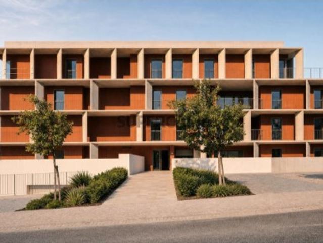Apartamento T2 com estacionamento, Belas Clube de Campo, Sintra