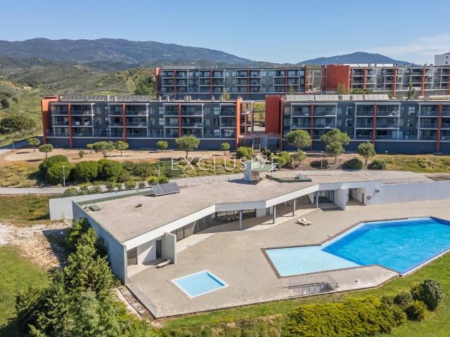 Apartamento T2 com Estacionamento e Piscina para Venda em Po. 85m² Portimão