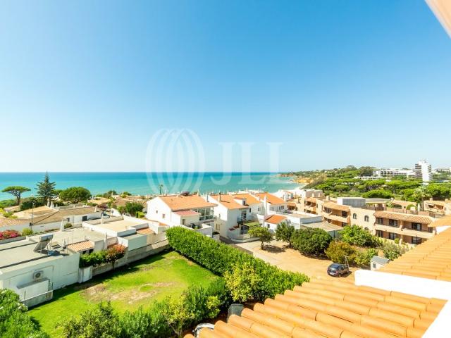 Apartamento T2 com estacionamento, em Albufeira, Algarve
