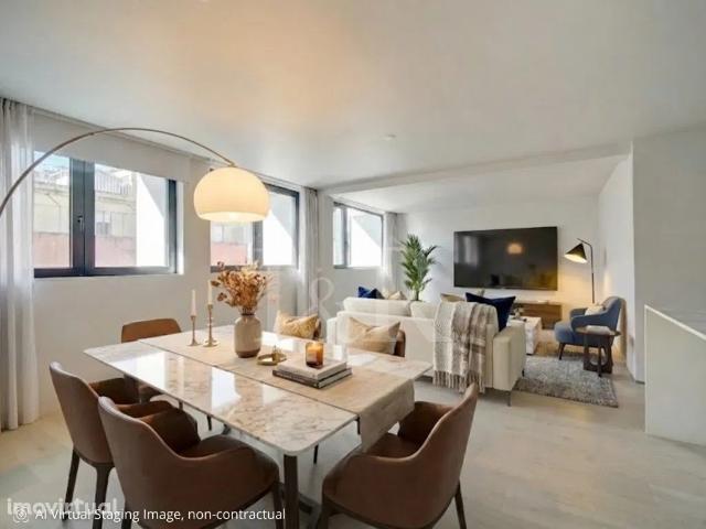 Apartamento T2 duplex com terraço, junto à Praça de Espanha