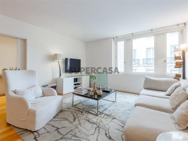 Apartamento T2 com estacionamento, no Chiado, Lisboa