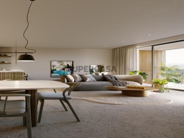 Apartamento T2 com espaço exterior e garagem, em Vilamoura, Algarve