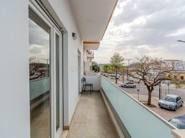 Apartamento T2 com Espaços Exteriores e Arrecadação 100m² São Bartolomeu De Messines