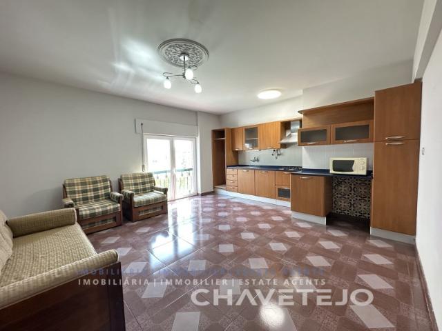 Apartamento T2 com excelente localização para arrendamento em Tomar