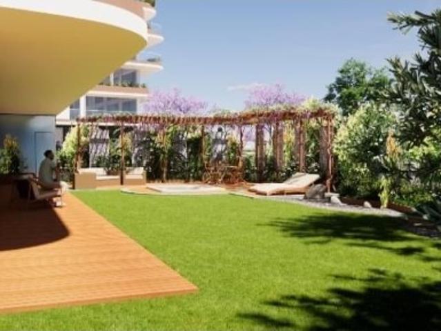 Apartamento T2 com jardim, Cascais