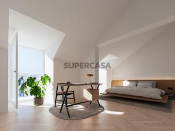 Apartamento T2 com jardim e estacionamento, localizado em Alcântara, Lisboa