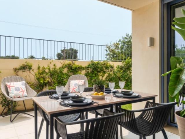 Apartamento T2 com jardim em condomínio com piscina Cabanas de Tavira