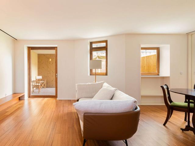 Apartamento T2 com jardim para arrendamento, na Foz do Douro, Porto