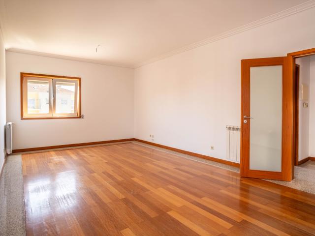 Apartamento T2 com ótimas áreas, a poucos minutos de centro de Aveiro
