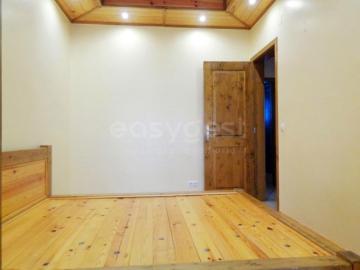 Apartamento T2 com Logradouro, Anexo e Churrasqueira Olival Basto