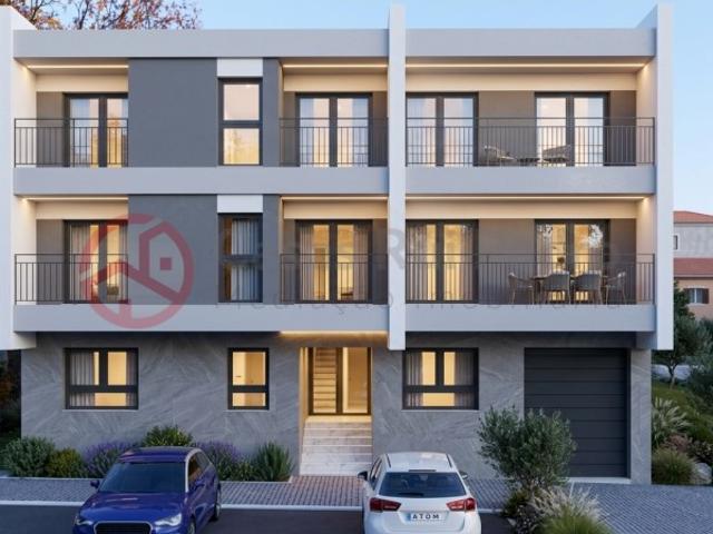 Apartamento T2 com Logradouro e Parqueamento