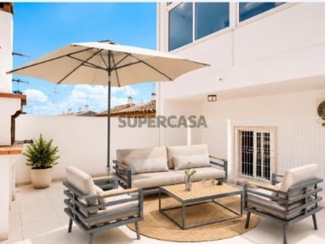 Apartamento T2 com logradouro em Salvaterra de Magos