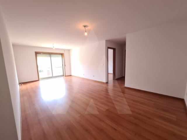 Apartamento T2 com lugar de garagem em Aradas!