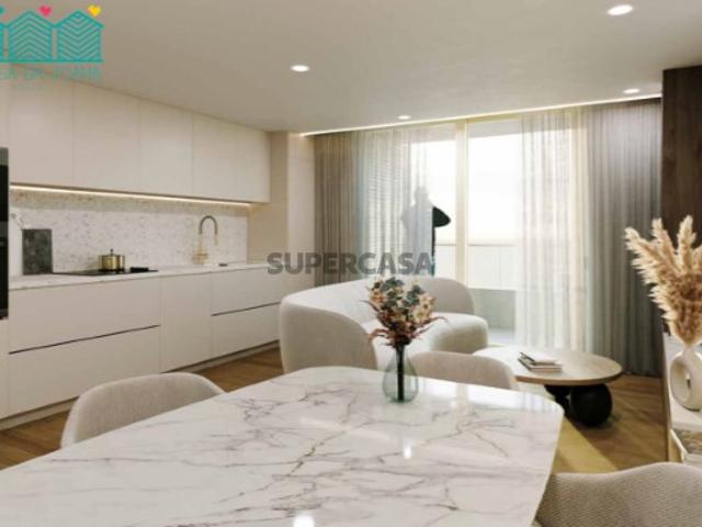 Apartamento T2 com Lugar de Garagem em Esgueira