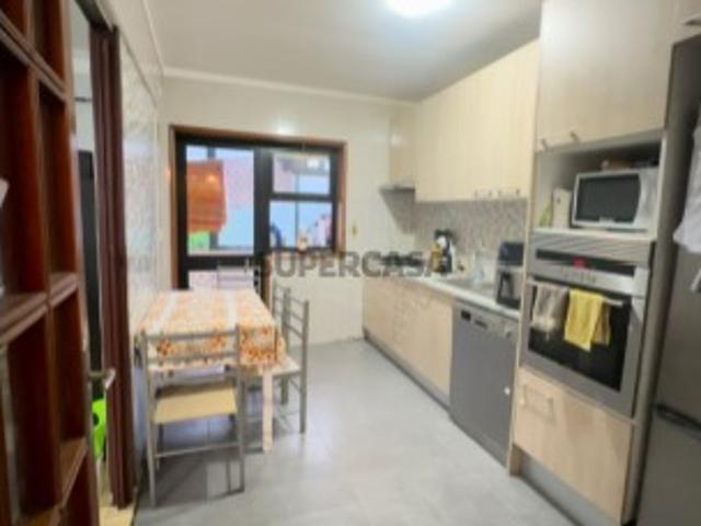 Apartamento T2 com Lugar de Garagem em São Pedro da Cova