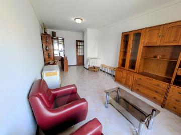 Apartamento T2 com lugar de garagem na Praia da Barra!