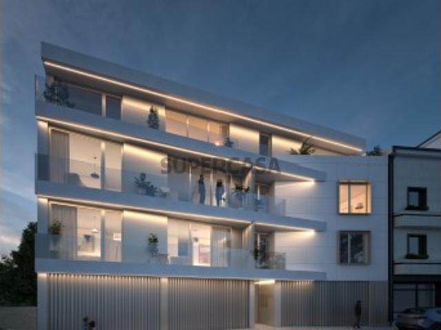 Apartamento T2 com Terraço e Lugar de Estacionamento em Aveiro
