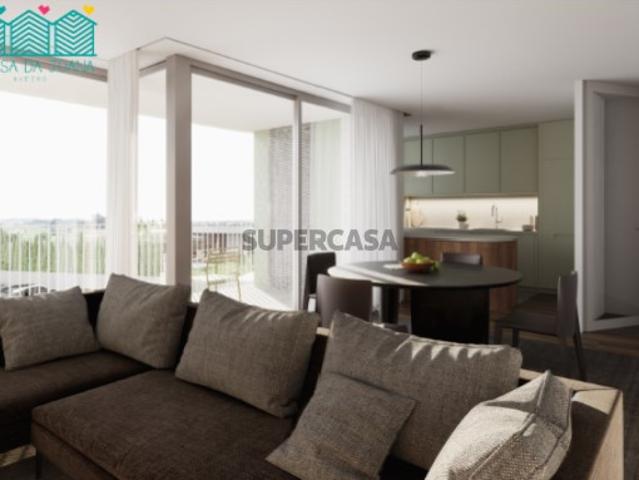 Apartamento T2 com lugares de garagem em São Bernardo
