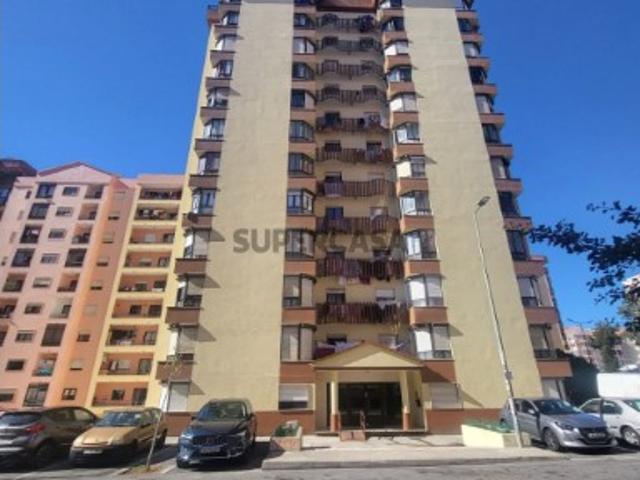 Apartamento T2 com melhoramentos | 80,06 m² | Edifício com Elevadores