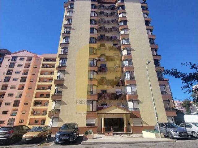 Apartamento T2 com melhoramentos | 80,06 m² | Edifício com Elevadores