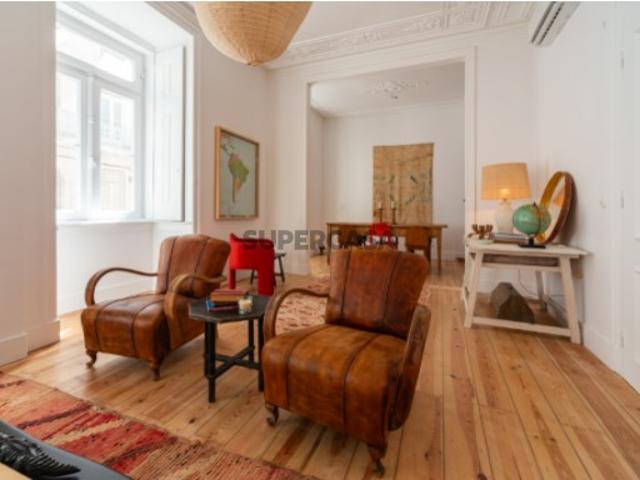 APARTAMENTO T2 COM MUITO CHARME