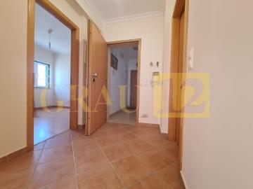 Apartamento T2 com Sótão de 69m² no Centro de Marinhais