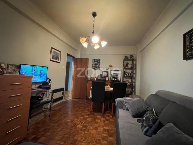 Apartamento T2 com Sótão e Garagem em Mem Martins – Sintra