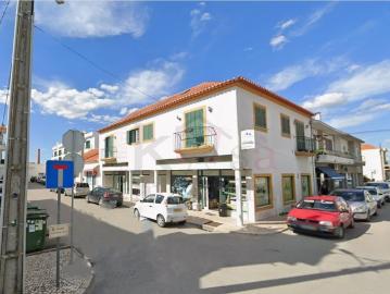 Apartamento T2 com sótão em Salvaterra De Magos
