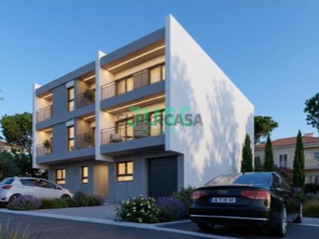 Apartamento T2 com suíte com closet, terraço e 2 vagas de garagem em Pinhal General Fernão Ferro