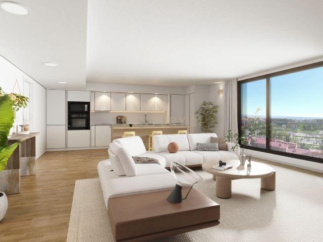 Apartamento T2 com Suíte e lugar de garagem Monteiro Plaza. 114m² Penha De França