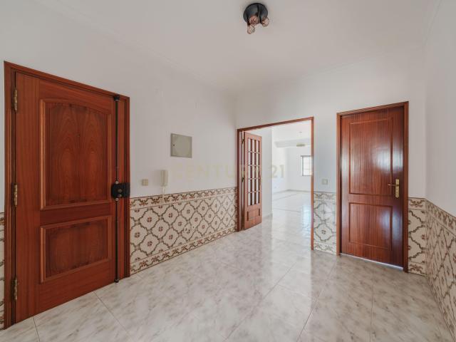 Apartamento T2 com suite e parqueamento Samora Correia