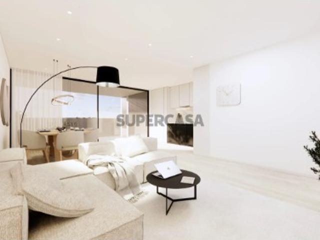 Apartamento T2 com Suite, Varanda e Garagem Fechada, em Gondomar