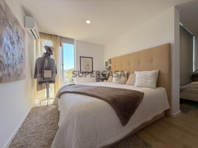 Apartamento T2 com Suite, Varandas e Garagem próximo ao Gaia Shopping em Vila Nova de Gaia