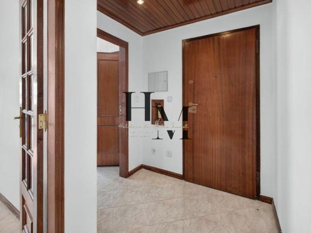 Apartamento T2 com parqueamento na Cavaleira, Algueirão–Mem Martins