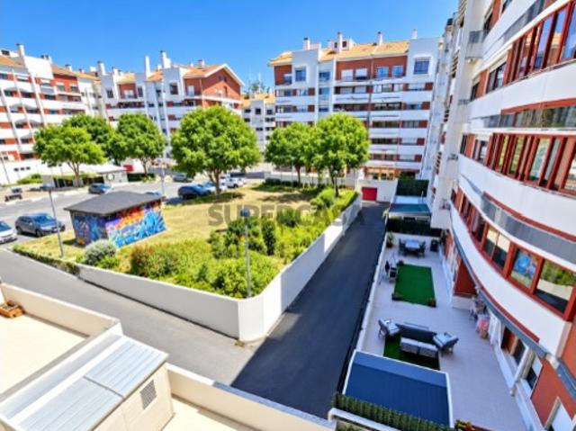 Apartamento T2 com parqueamento no Casal da Cavaleira, Algueirão Mem Martins, Sintra