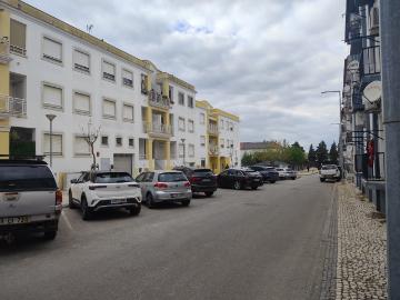 Apartamento T2 com parqueamento e terraco