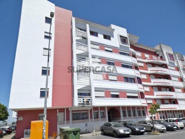 Apartamento T2 com Parqueamento