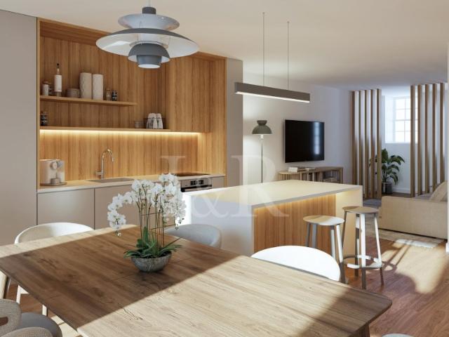 Apartamento T2 com varanda junto à Av. da Liberdade, Lisboa