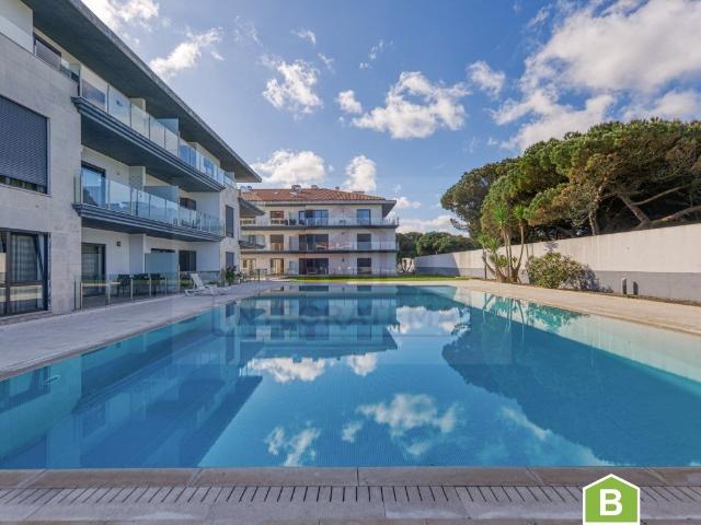 Apartamento T2 com piscina comum e lugar de estacionamento. 0m² São Martinho Do Porto