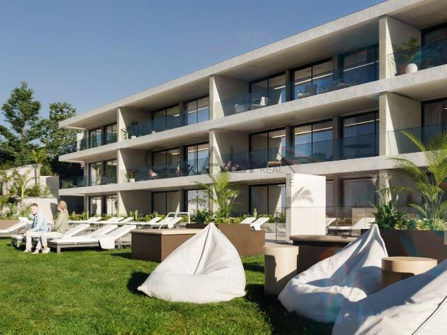 Apartamento T2 com Piscina Comum e Vista Panorâmica – Fração. 93m² São Pedro Funchal