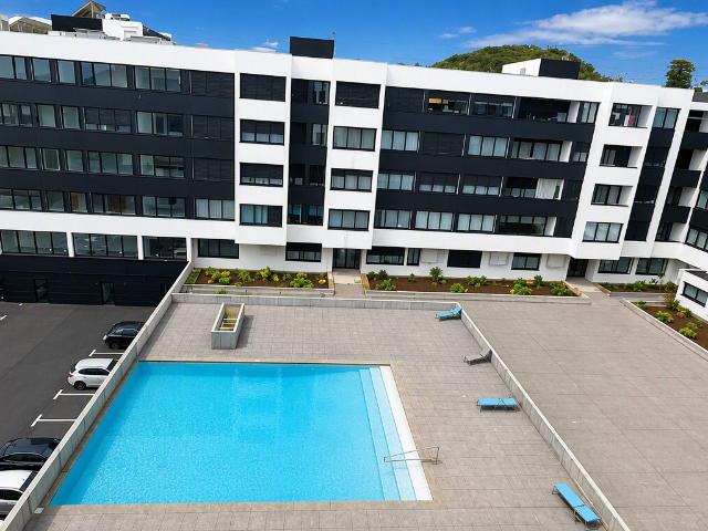 Apartamento T2 com piscina e garagem em Ponta Delgada