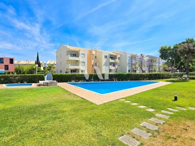 Apartamento T2 com Piscina e Garagem, Vilamoura 137m² Quarteira