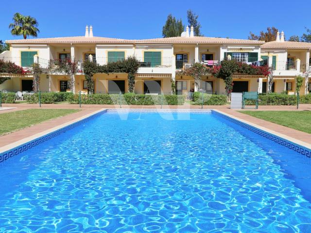 Apartamento T2 com Piscina e Terraço em Vilamoura