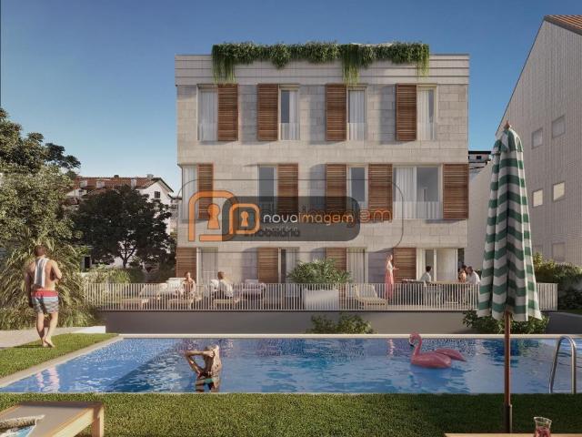 Apartamento T2 com piscina e terraço na Praia da Barra