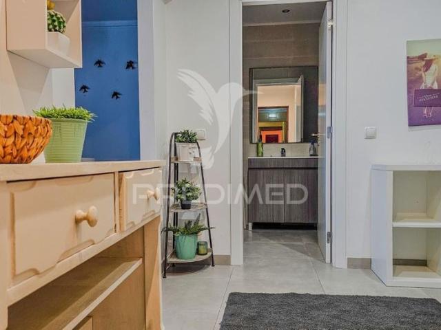 Apartamento t2 com piscina e vista mar, praia da rocha