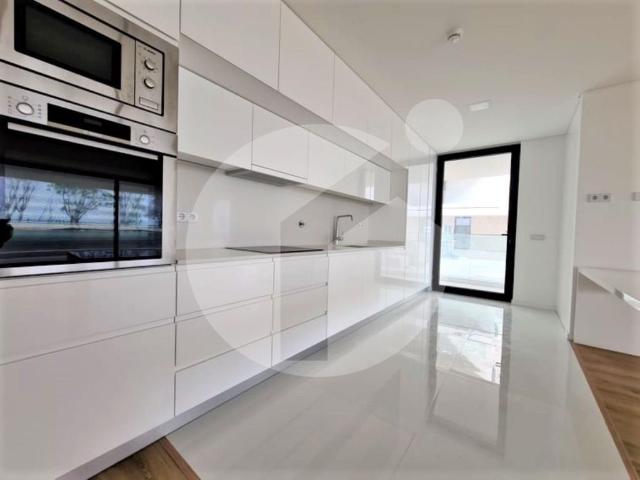 Apartamento T2 Com Piscina Em Olhão 122m² Olhão